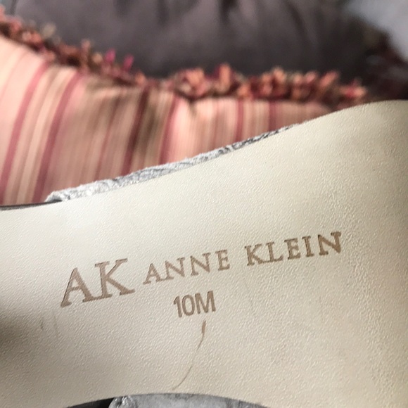 Shoes - Picture 5 of 5